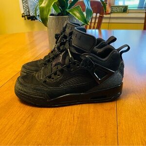 Boy’s Jordan Sneakers